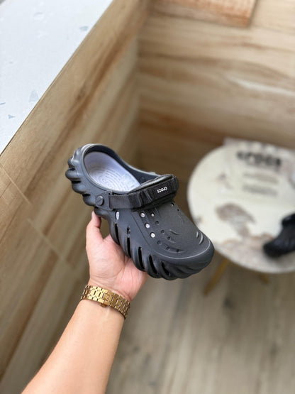 CROCS ECHO CLOGS BLACK
