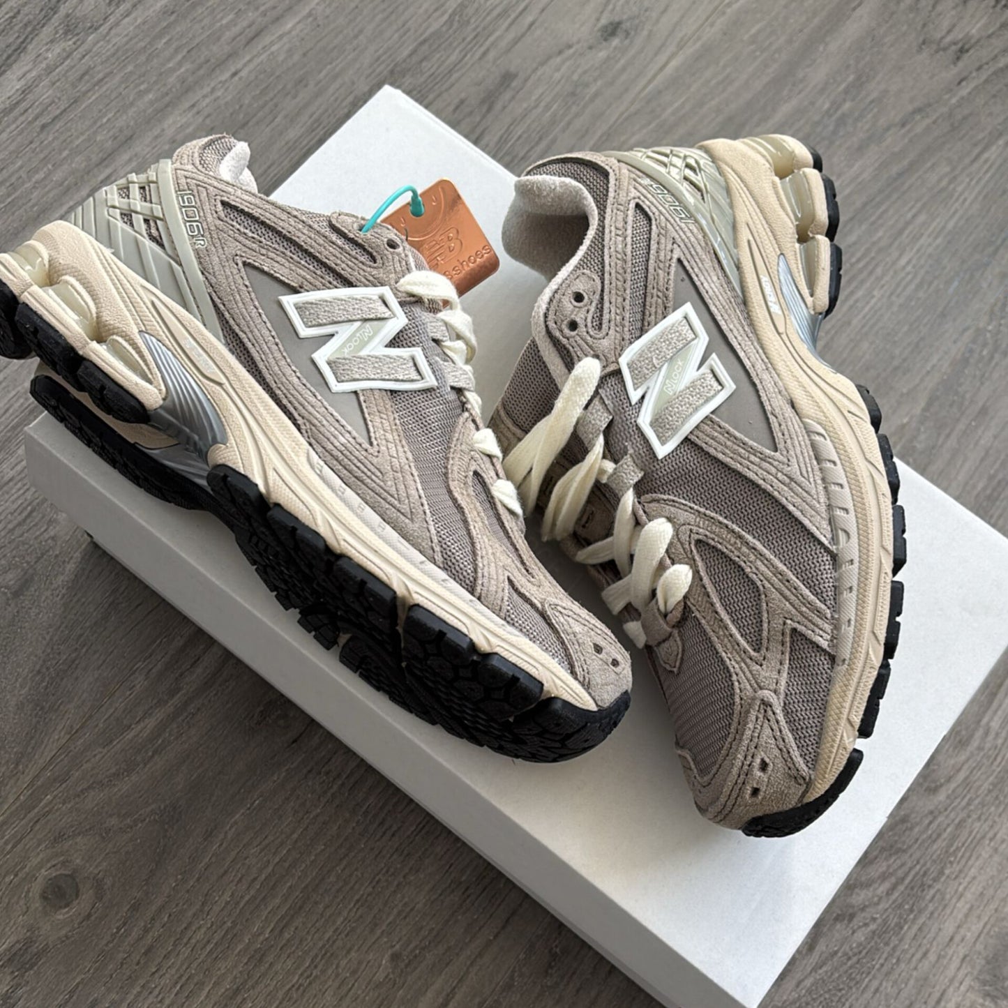 NEW BALANCE 1906 GIRLS