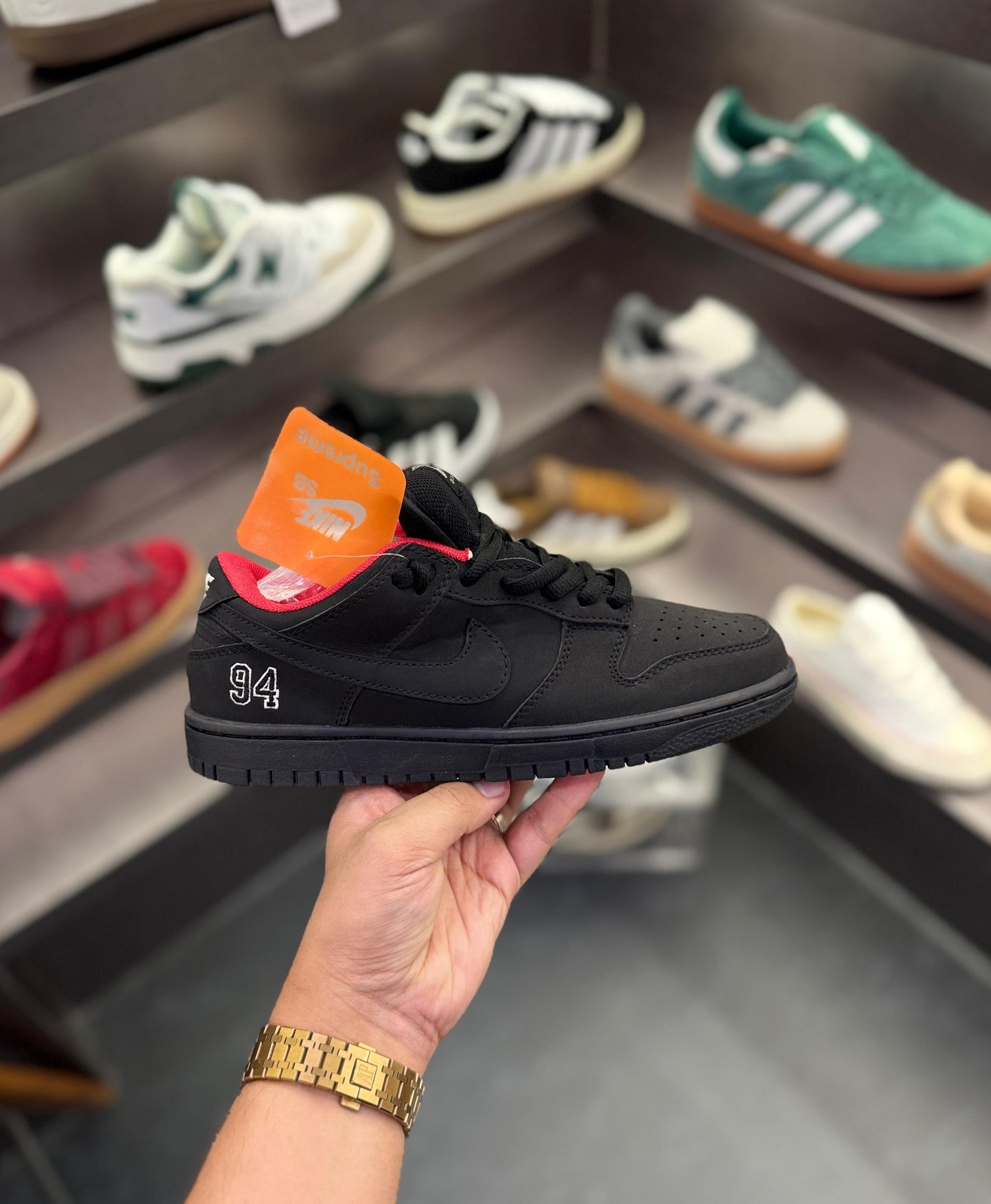 NIKE SB DUNK SUPREME BRED BLACK RED