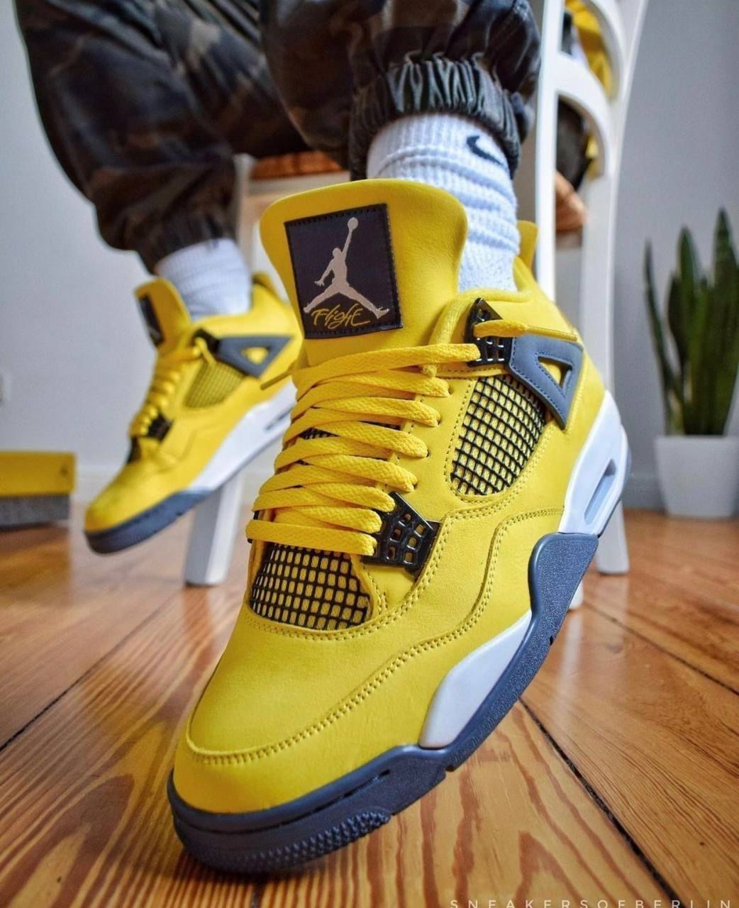 Nike Air jordan 4 Lightning